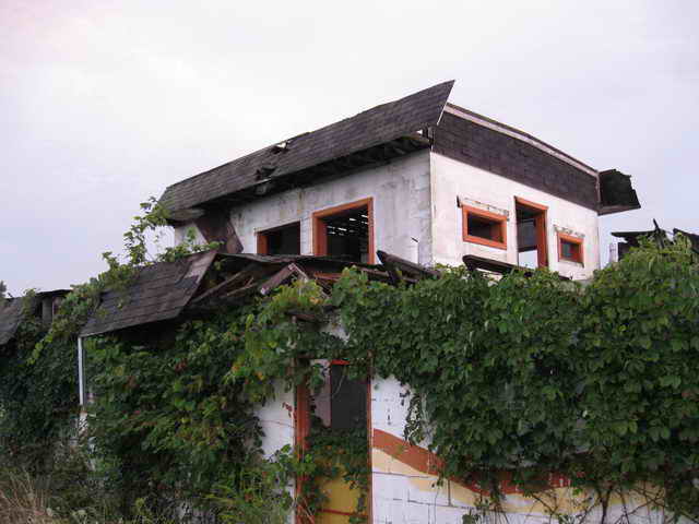 Galion 3 Drive-In - 2010 Photo (newer photo)